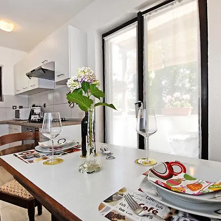 One-Bedroom Apartment In Porec/Istrien 10087 *